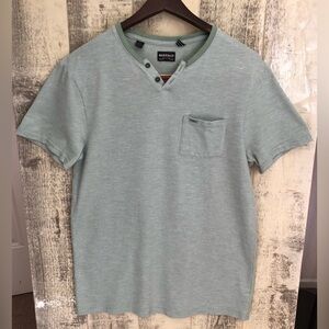 BUFFALO DAVID BITTON Size Medium Green Henley T-Shirt Short Sleeve Pocket‎ Chest